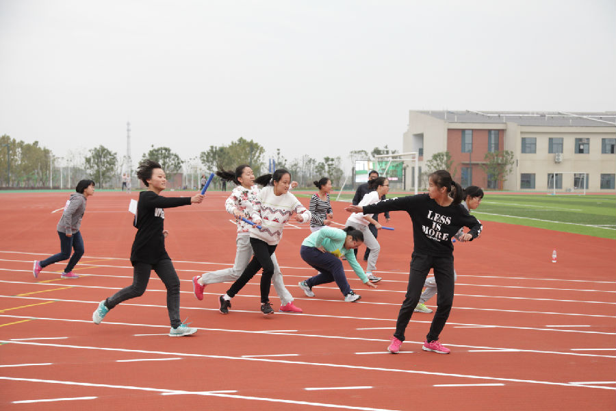 同欣橡膠跑道助力銅陵一中西湖校區(qū)第55屆田徑運(yùn)動(dòng)會(huì)